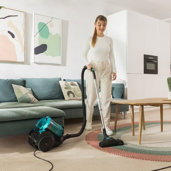 Cecotec Conga Rockstar Multicyclonic Compact 800 W canister vacuum cleaner. Multi-cyclonic and bagless. Maximum tank capacity of up to 2.5 L, with hi