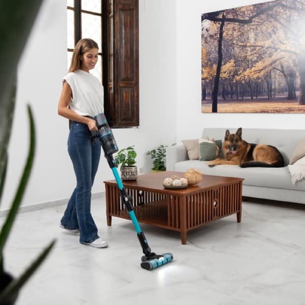 Cecotec 3-in-1 upright vacuum cleaner with parallel cyclone. 400 W, 30 kPa, and 120 aW power. 65-minute autonomy. Flexible tube, Jalisco brush, and s