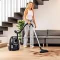 Miniatyrbild 3 av 5: Cecotec 890-W canister vacuum cleaner. With bag. Maximum tank capacity of up to 4 L, with high-efficiency filtering system and metallic telescopic tu