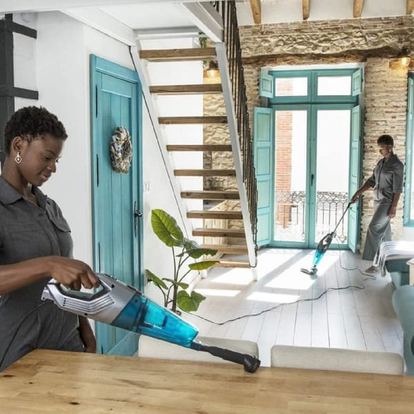 Cecotec 2-in-1 corded upright vacuum cleaner. Bagless cyclonic technology. Maximum power of up to 800 W- Large tank with capacity for 800 ml. Suitabl
