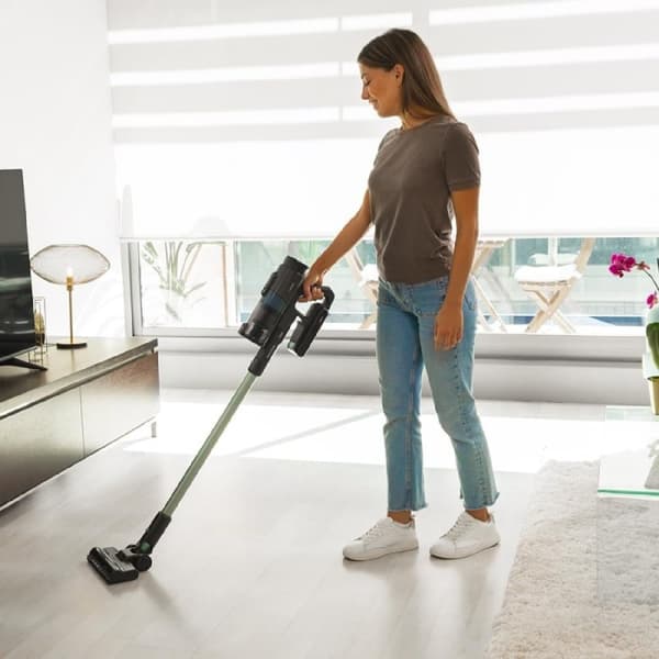 Cecotec 3-in-1 upright vacuum cleaner with parallel cyclone. 215 W power and 12 kPa. 60 minutes of autonomy. Jalisco brush and 500 ml tank.