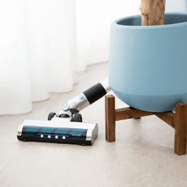 Cecotec Scoba 2100 Jalisco upright vacuum cleaner with 210 W Digital Brushless motor and 20 kPa suction power. Autonomy of 45 minutes. 2 power levels