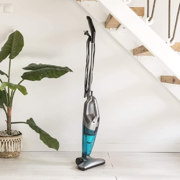 Cecotec 2-in-1 corded upright vacuum cleaner. Bagless cyclonic technology. Maximum power of up to 800 W- Large tank with capacity for 800 ml.
