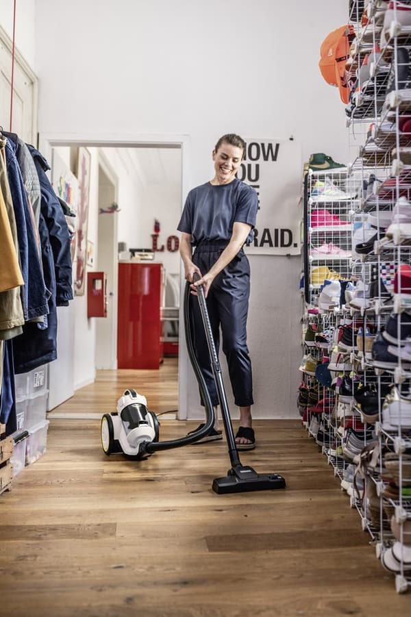 Kärcher STAUBSAUGER VC 3 0,9 L Cylindervakuum Torr 700 W Påslös