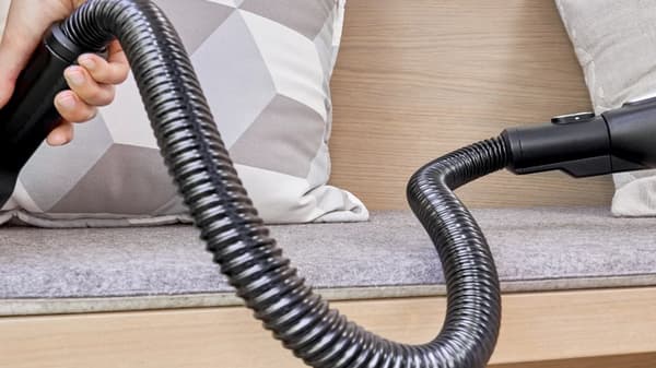 Bosch BCS711PET stav vakuum/elektrisk kost Batteritør poseløs 0,3 L Sort, Rød 3 Ah