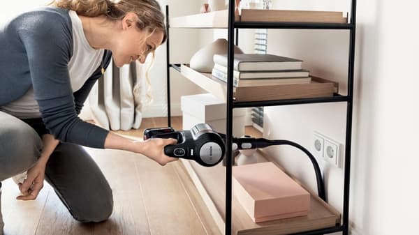Bosch BCS712XXL stavstøvsuger/elektrisk kost Batteritør Poseløs 0,3 L Sort 3 Ah