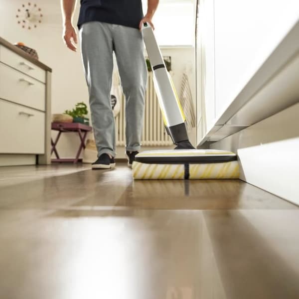KARCHER FC7 - Sladdlös 2-i-1 Golvrengörare - 3 Rengöringslägen - Automatisk Rengöring av Rullar