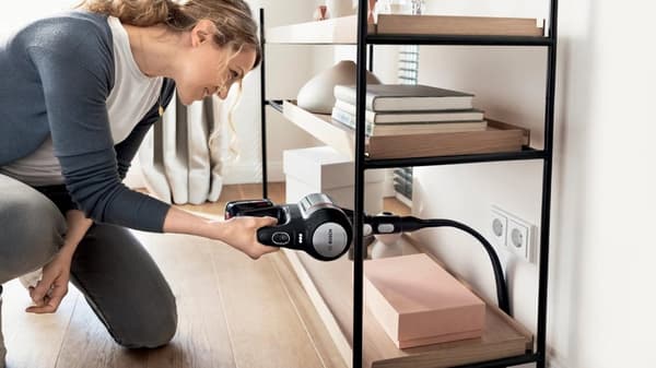 Bosch BCS712XXL stavstøvsuger/elektrisk kost Batteritør Poseløs 0,3 L Sort 3 Ah