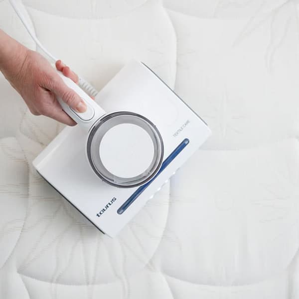 Kädessä pidettävä tuuletin, jossa UV Taurus Textile Care EST9489320L