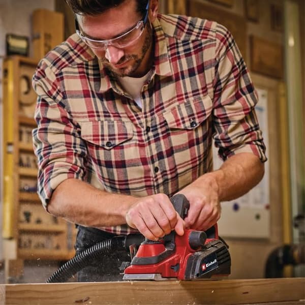 Einhell Elektrisk hyvlemaskin TE-PL 920 (bearbetningsdjup upp till 3,5 mm, med parallellstopp och TCT-järn)