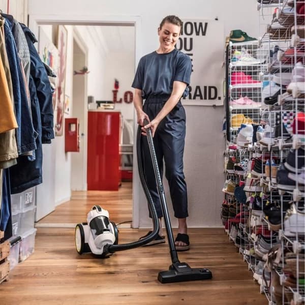 KARCHER VC 3 - Påslös multicyklonisk dammsugare - 700 W - HEPA 13-filter - tyst - 1,5 m sugslang