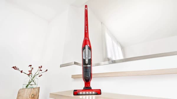 Bosch Serie 4 BBH3ZOO28 varsi-imuri/sähköharja Akku Kuiva Pölypussiton 0,4 L Punainen 2,15 Ah