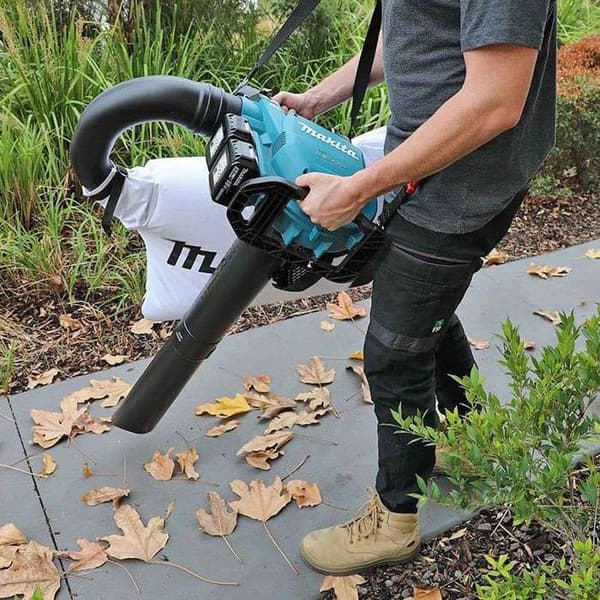Blåsmaskin - MAKITA - DUB363ZV - 36V - Variabel hastighet - Teleskoprör 3 positioner