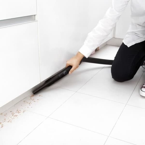 KARCHER VC 2 - Säiliöimuri - 700 W - HEPA 13 -suodatin - 76 dB - 1,5 m imuletku kaarevalla kahvalla