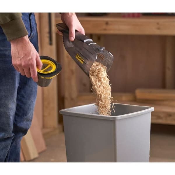 Batteridriven handdammsugare - 18V - 45 Luftwatt, 1300 L/min, 500 ml - V20-serien - STANLEY FATMAX, SFMCVH001B-XJ