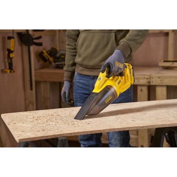 Batteridriven handdammsugare - 18V - 45 Luftwatt, 1300 L/min, 500 ml - V20-serien - STANLEY FATMAX, SFMCVH001B-XJ
