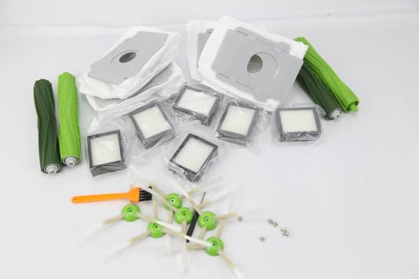 INF Tarvikkeet 22 osaa iRobot Roomba i6 / i6+ / i3 / i3+ / i4 / i4+ / i7 / i7+ / i8 / i8+ / j7 / j7+ / E5 / E6