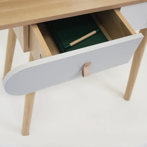 Kosmetisk toiletbord med LED spejl