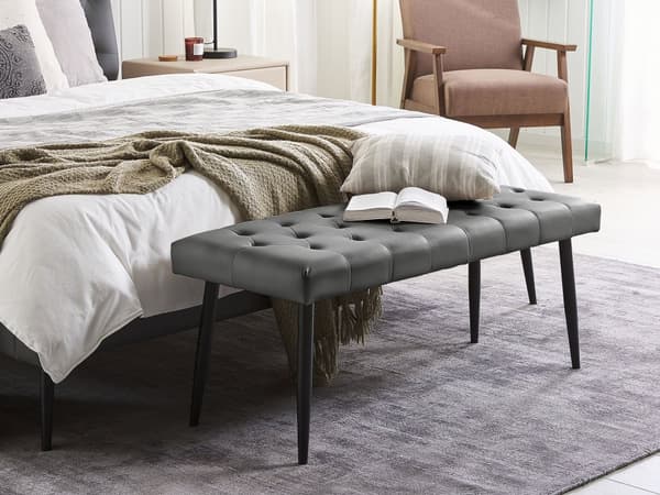 Sengebænk Grå Læder Metalben 104 x 43 x 45 cm Polstret Bænk Knap Tuftet Quiltet Siddebænk til Seng Soveværelse Tilbehør Indendørs