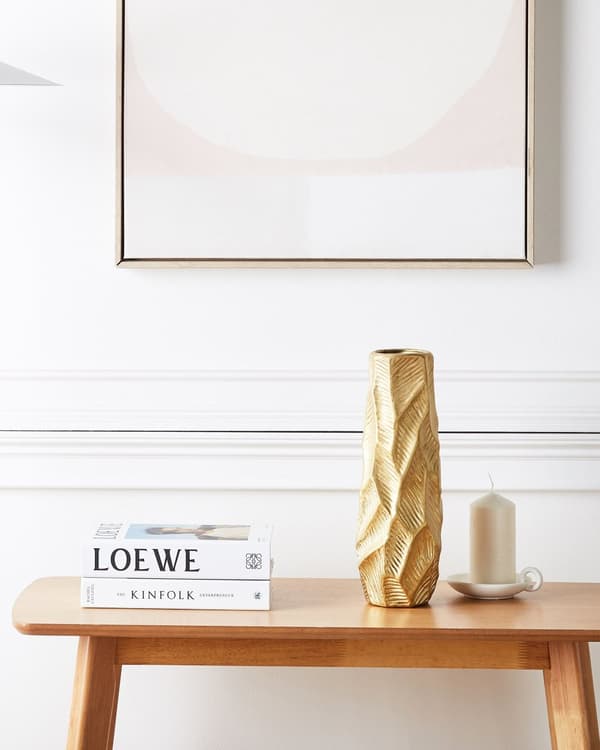 Dekorativ Vase Guld Stentøj 37 cm Udskåret Overflade Uregelmæssig Form Moderne Design perfekt til spiseborde kommode og vindueskarm