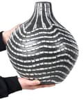 Miniatyrbillede 4 af 6: Vase Sort Hvid Terrakotta 35 cm Håndlavet Keramik Vase med Smal Hals Afrikansk Mønster Boho Design Tilbehør Blomstervase Dekoration Stue