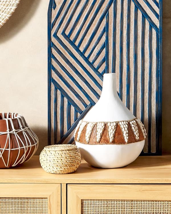 Vase Hvid Terrakotta 33 cm Håndlavet Keramik Vase med Smal Hals Afrikansk Mønster Boho Design Tilbehør Blomstervase Dekoration Stue