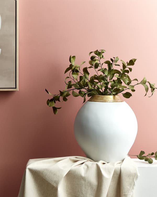 Dekorativ vase Hvit Keramikk 31 cm Bordvase med gullhals