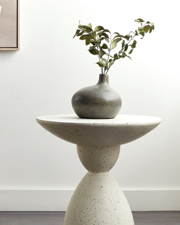 Dekorativ vase i grå og gullfarget terrakotta 18 cm Håndlaget, med tradisjonell design Hjemmeinnredning Stue