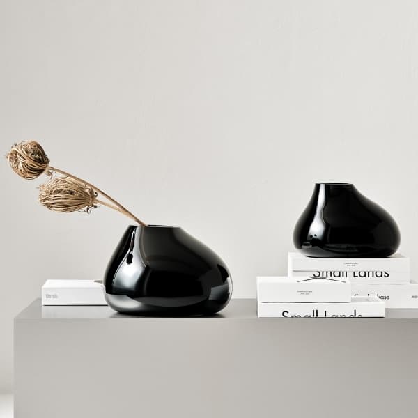 Ebon Vase Black, 24cm - Orrefors