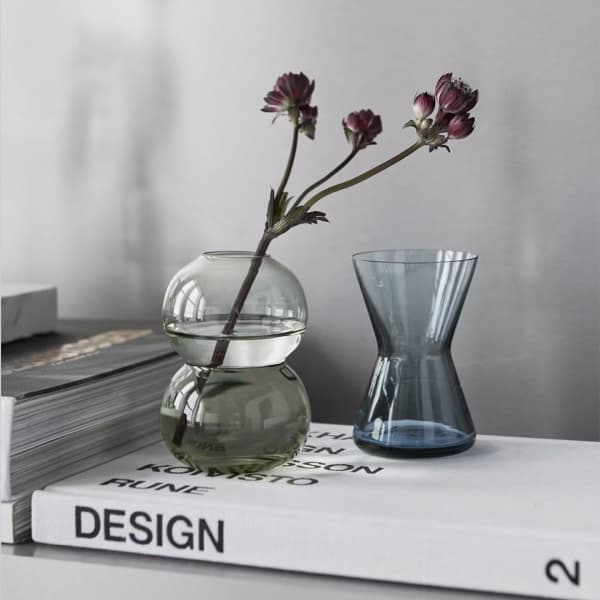 Midsummer Cow Vetch Mini Vase 90mm - Orrefors