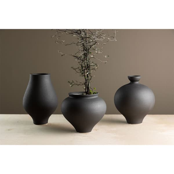 Rellis vase svart.