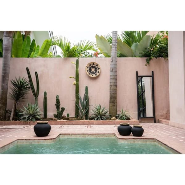 Rootz Styly Black Vase - Terracotta Masterpiece - Eartancware - Coastal Vibes - 29 cm x 29 cm x 23 cm