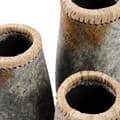 Miniatyrbillede 6 af 8: Rootz Sneaky Vase - Antik Grå Vase - Slank Terracotta Vase - Ideel til tørrede blomster - 14 cm x 14 cm x 26 cm