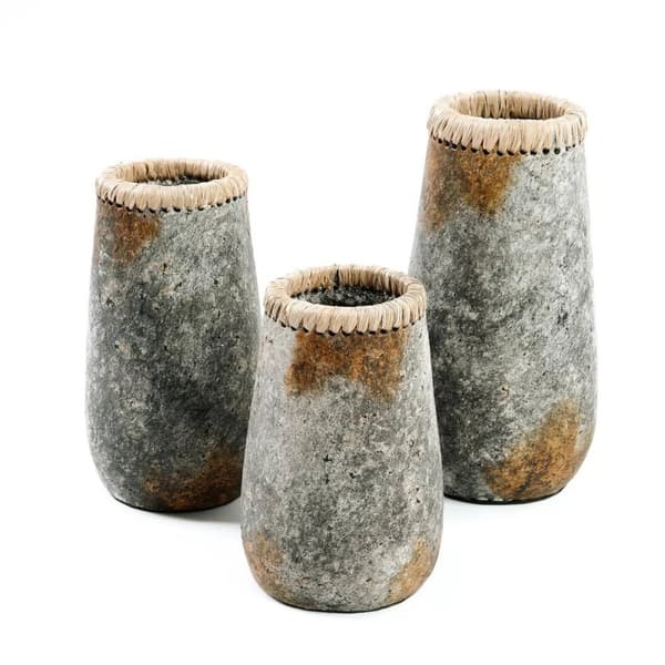 Rootz Sneaky Vase - Antik Grå Vase - Slank Terracotta Vase - Ideel til tørrede blomster - 14 cm x 14 cm x 26 cm