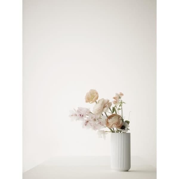 Vas i porslin - Lyngby - 20 cm - Vit - Skandinavisk stil - Bauhaus design