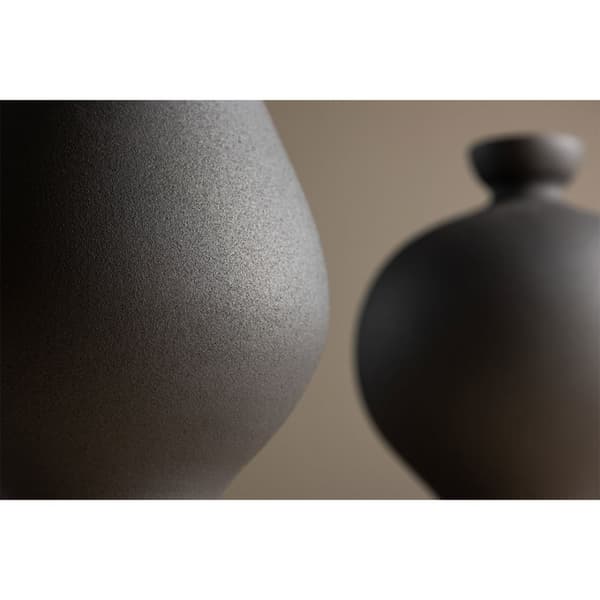 Rellis vase sort.