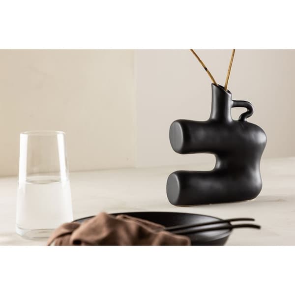 Dity vase sort.