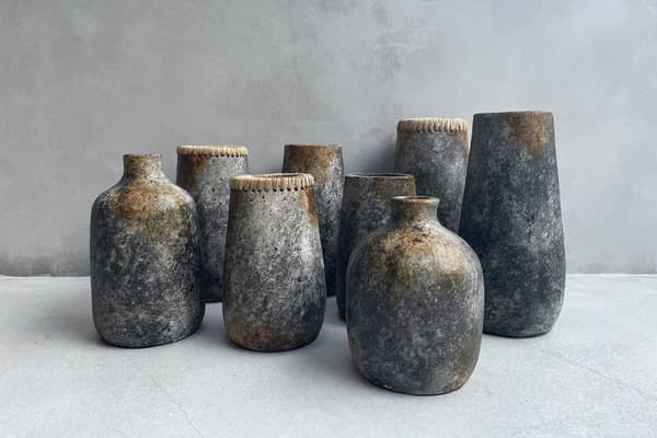 Den Uhyggelige Vase - Antik Grå - S
