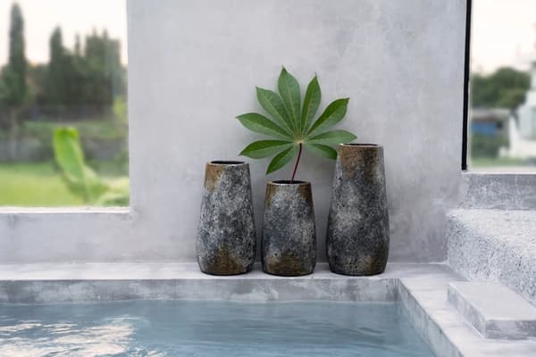 Den Uhyggelige Vase - Antik Grå - S