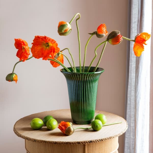 Daisy Vase Emerald Green, Ø 20cm - Bergs Potter