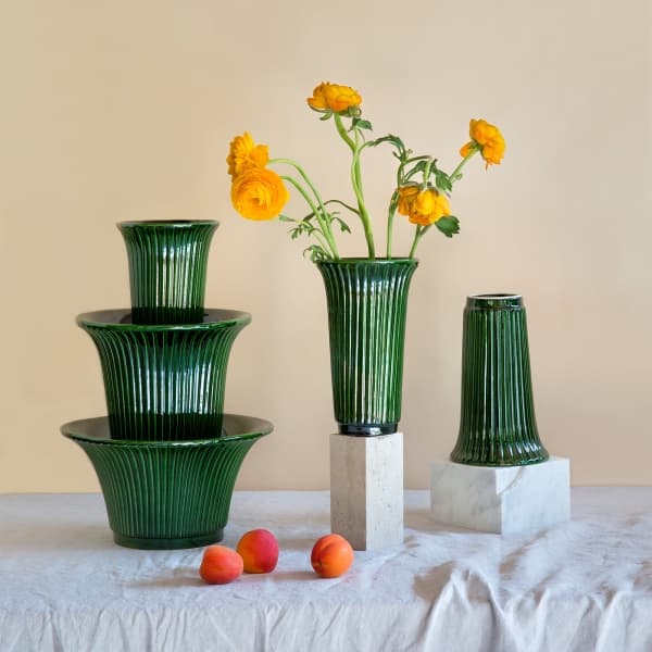 Daisy Vase Emerald Green, Ø 20cm - Bergs Potter