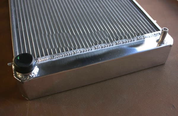 Aluminiumkøler, Specifik Pasform til Triumph TR8, Holdbart Legeringsmateriale, Effektiv Køleydelse