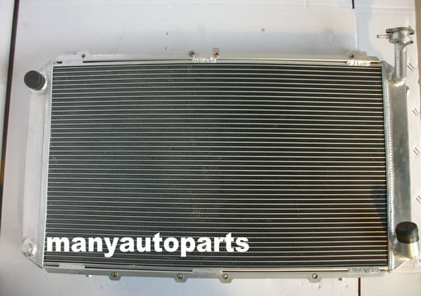 Alumiininen jäähdyttimen kokoonpano, yhteensopiva Nissan Patrol Y60 GQ 4.2L TB42S:n kanssa, sisältää suojuksen ja tuulettimet.