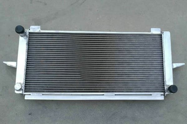 Alumiinijäähdytin, 30 % parannettu jäähdytys tehokkuus, tarkka TIG-hitsaus, 650 × 308 × 50 mm ydin koko