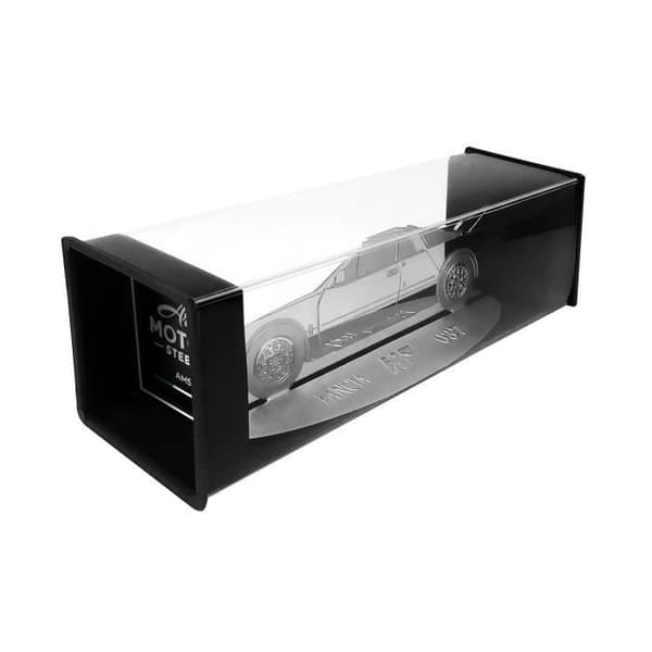 Dekorationsobjekt - Lancia - HF 037 - Silhuettbil Graverad - Rostfritt Stål - Transparent Vitrin