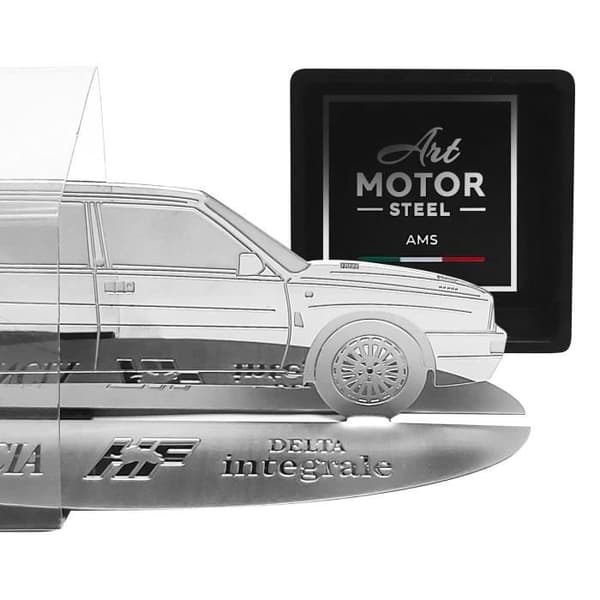 Dekorationsobjekt - Lancia - HF Delta Integrale - Graverad silhuett - Rostfritt stål - Transparent vitrin