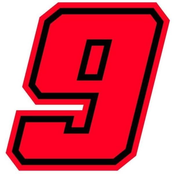 Klistermärke - GP - Nummer 9 - Neonröd - Höjd 10 cm - Anpassning Motorcykel