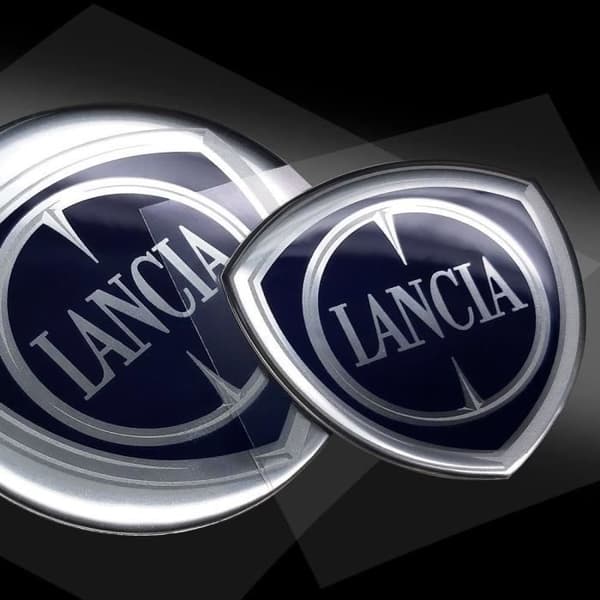 3D-dekal Lancias officiella logotyp, sköld 48 x 47 mm