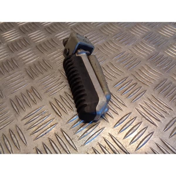 tallriksstöd höger fram fotblock motorcykel suzuki gsf 600 bandit js1a8- USED