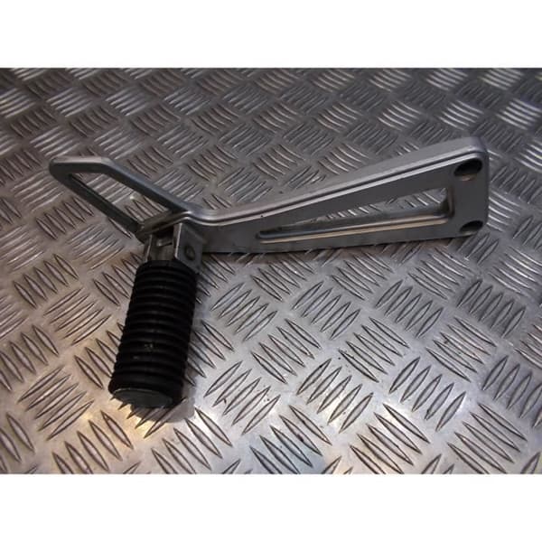 plåtstöd höger bak fotblock motorcykel suzuki 650 dr sp43a- USED
